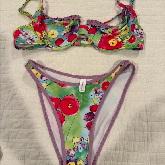 Heavy Manners Floral Bikini Set.  1 top with 3 bottoms.  All size XS - Picture 4 of 6